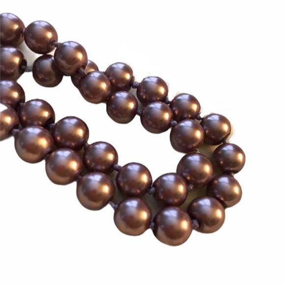 Mauve Faux Pearl Strand - Picture 4 of 5